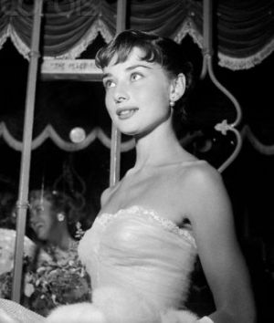 Audrey Hepburn attending a Premiere of Roman Holiday.JPG